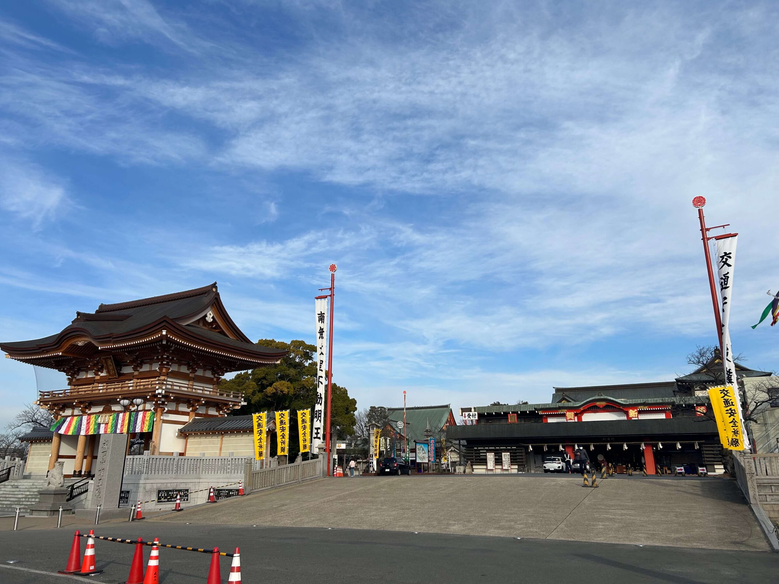 大阪成田山不動尊 境内の朝